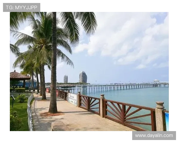 三亚娱乐在线：海岛娱乐休闲新方式，尽情享受三亚的阳光与欢乐